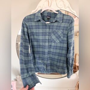 Patagonia organic cotton button up top